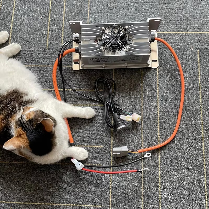 شاحن بطارية ليثيوم أيون 48 فول - مراجعة 72V 15A Fast Charger وسعره